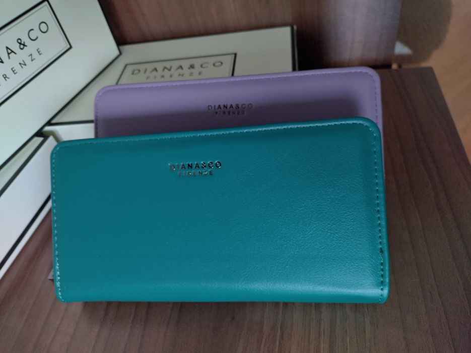 Дамско портмоне.