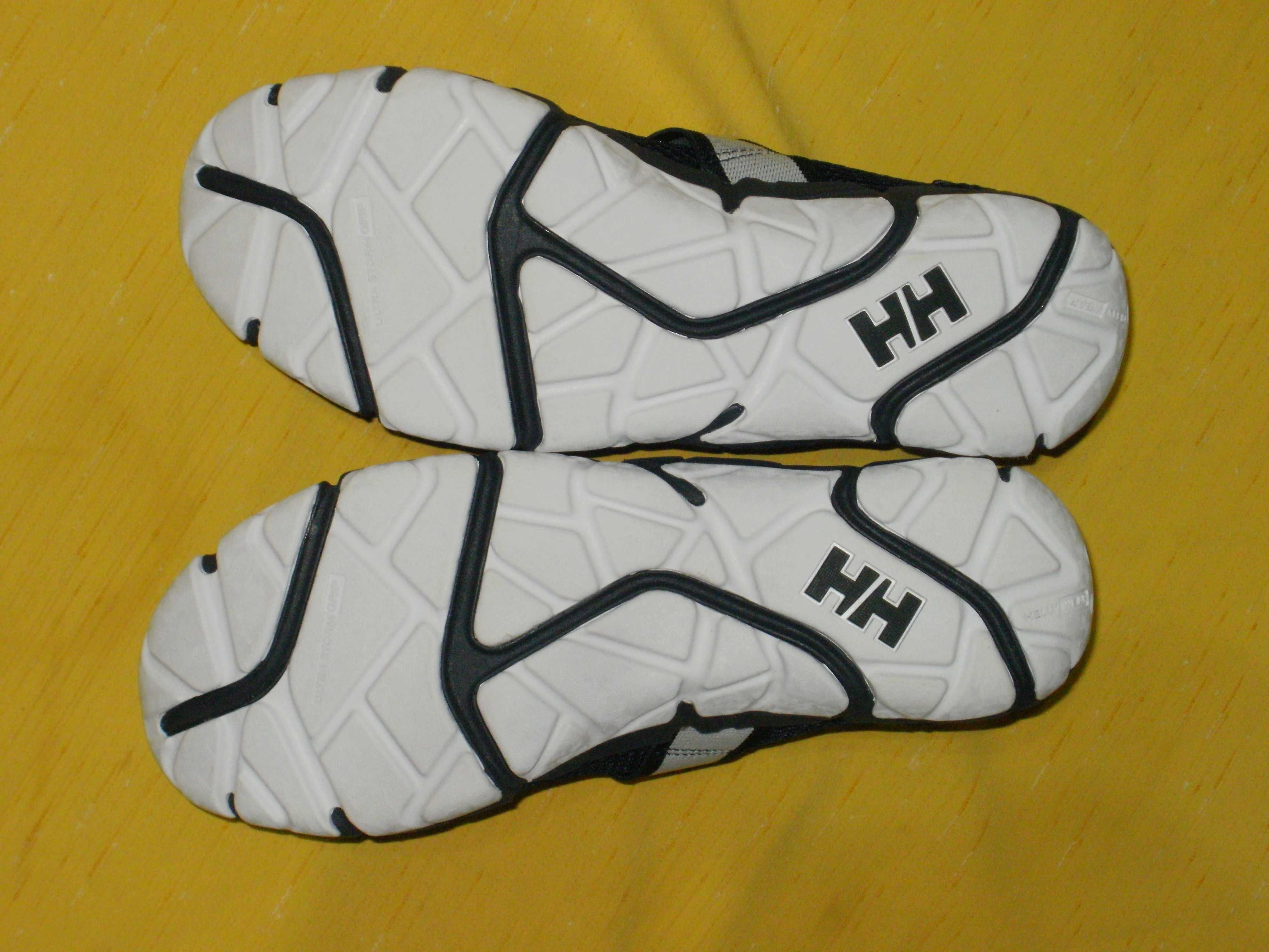 HELLY HANSEN страхотни летни мъжки кецки 43/44