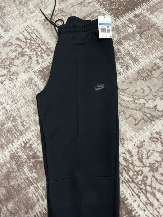 Чисто нов дамски анцунг Nike оригинален