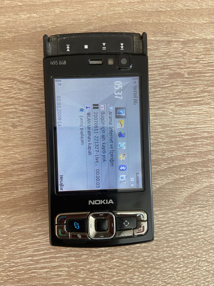 Nokia N 95 перфектно работещ. 8 гигабайта памет.