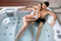 Jacuzzi - Minipiscina - Ciubar - PRAGUE LIFE DELUX Wellis