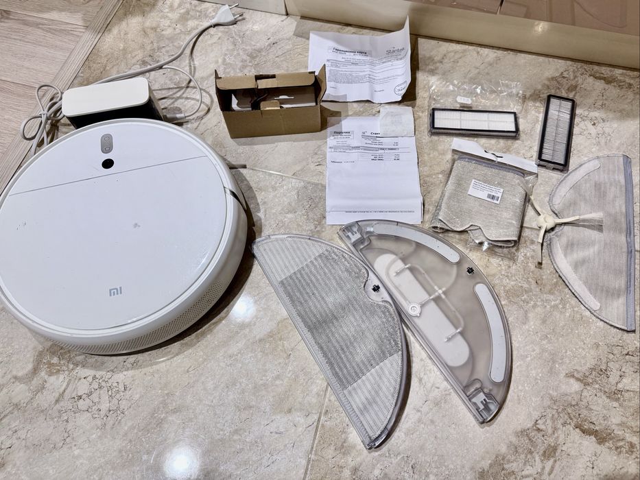 Робот - Mi Robot Vacuum Mop - самостоятелно или с резервни части