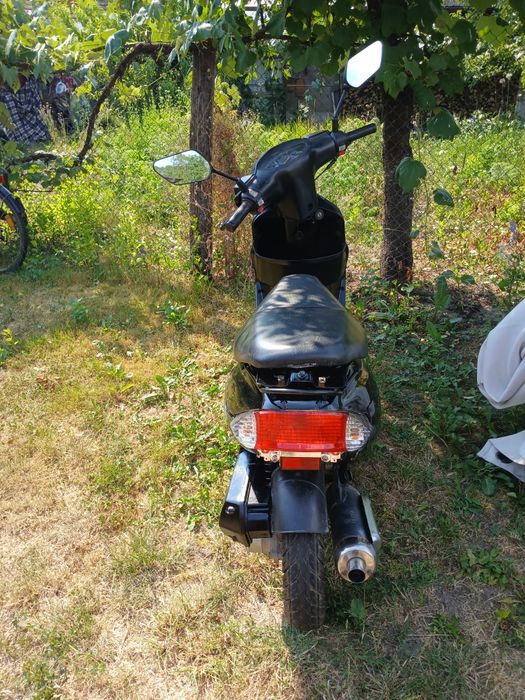 Vând scuter în 4 timpi motor de 80cc cu acte