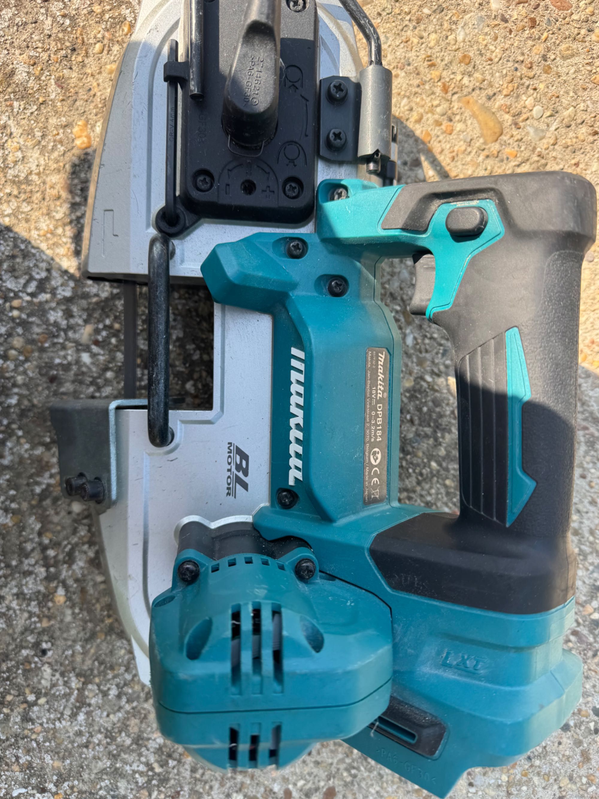 Makita dpb184. 18 волта лентов трион