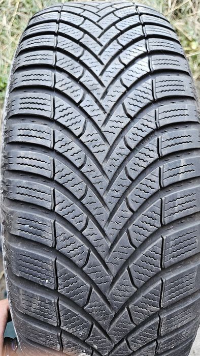 2бр гуми 215 65 16 дот 22 семперит