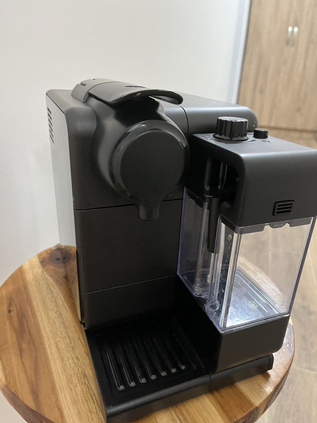 Машина Delinghi Nespresso