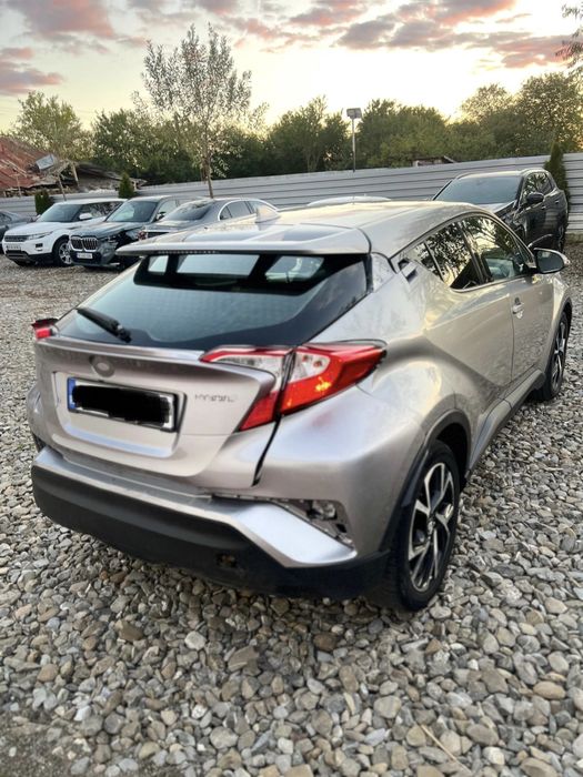 Toyota CHR hibrid, avariat, AVARIATE