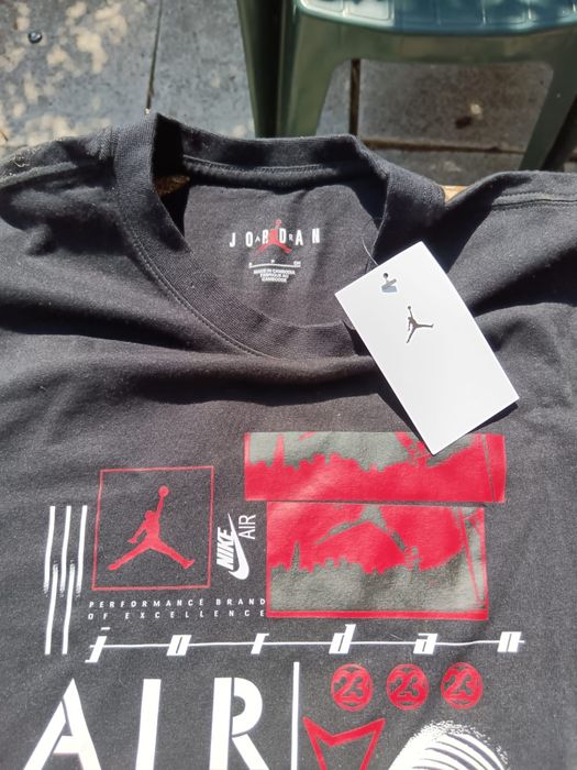 Tricou Jordan negru, rosu