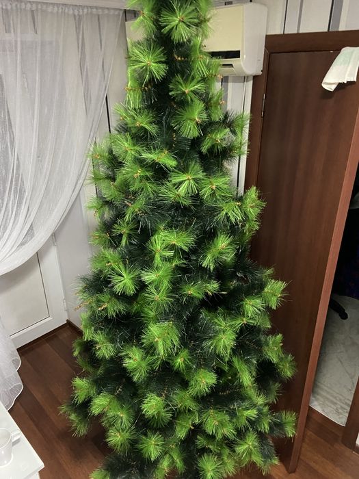 Продам елку искуственную