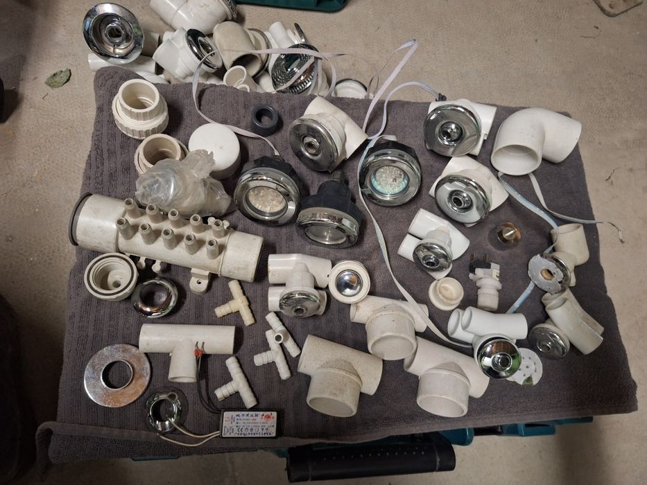 vând piese ,accesorii diuze noi pentru jacuzzi