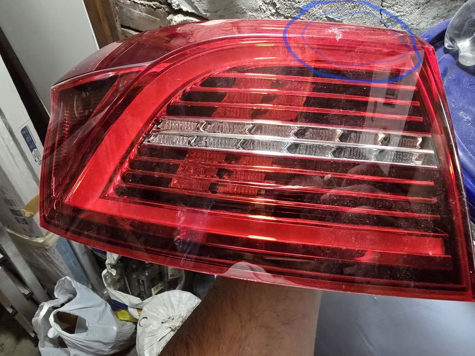 Ляв външен стоп пасат 8