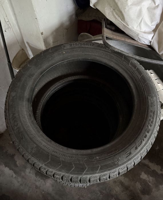 Зимние шины 215/55/17