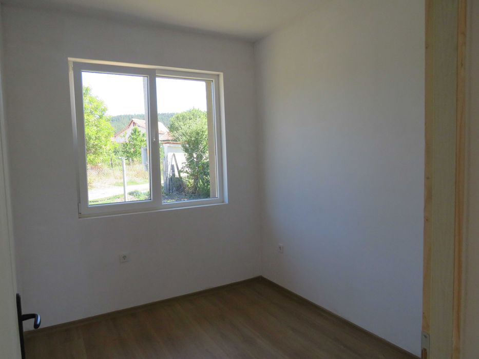 Тристайна къща в село Продановци/ реф.  № 1000-396