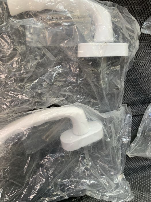 Дръжки за ПВЦ и алуминиева дограма чисто нови