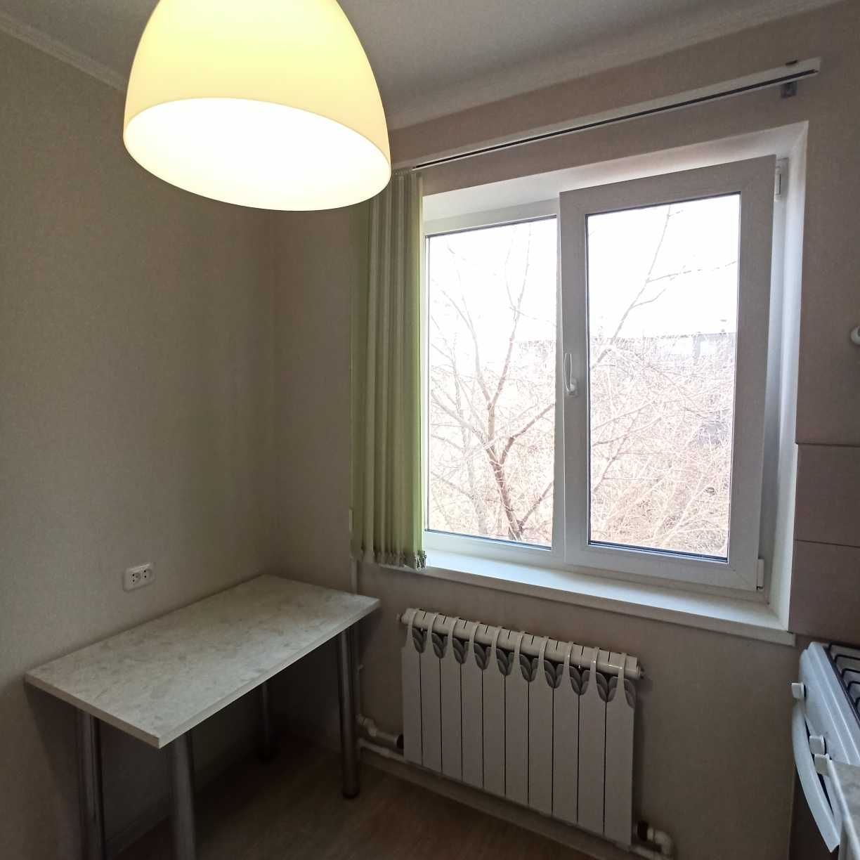 №1405 Продам 2 комнатную квартиру, 3 микрорайон, пр.Республики