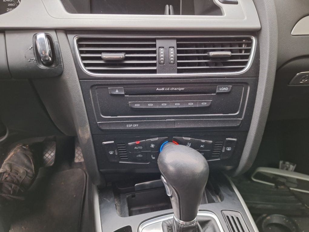 Interior Audi A4 B8 limuzina din material textil auto Germania