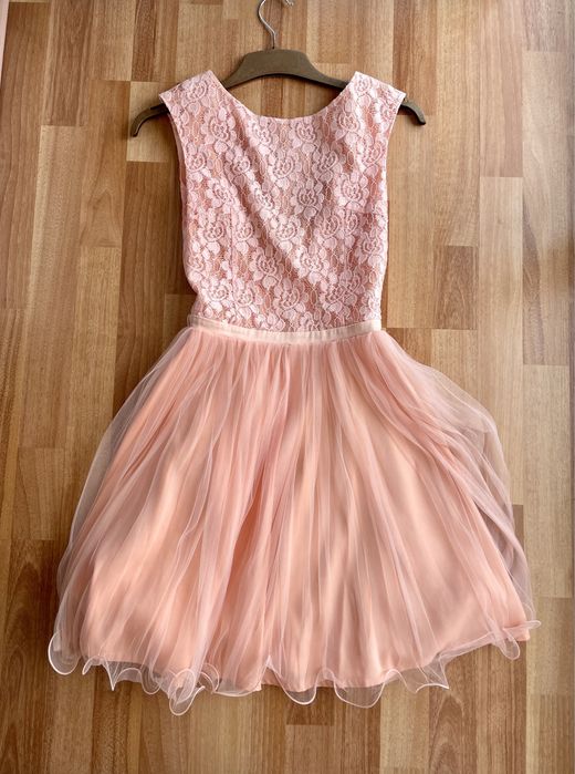 Rochie scurta cu spatele gol