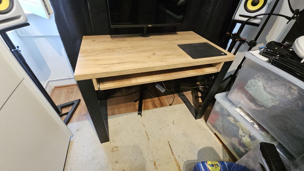 Birou / masa cu glisiera tastatura