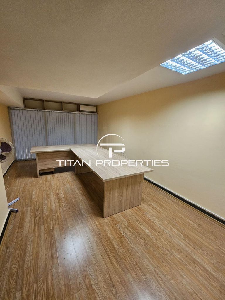 Дава се под наем Офис в Бургас, Зорница - 50 кв.м за 331.5 € - Снимка #1