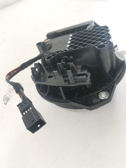 Фолксваген ВВ Голф 8 / Volkswagen VW Golf 8 Оригинална дръжка на задни