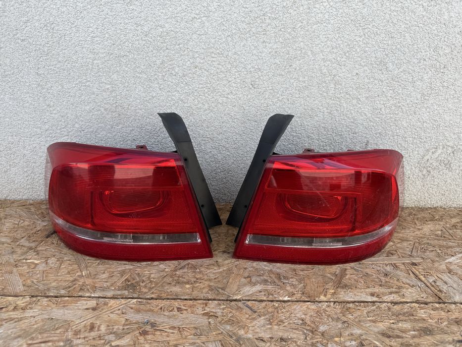 Set stop tripla lampa stanga dreapta aripa caroserie VW Passat B7 seda