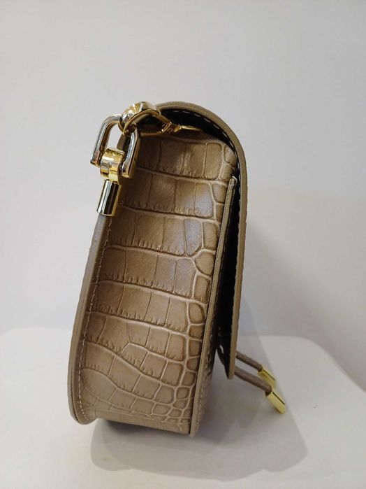 Малка дамска чанта от естествена кожа