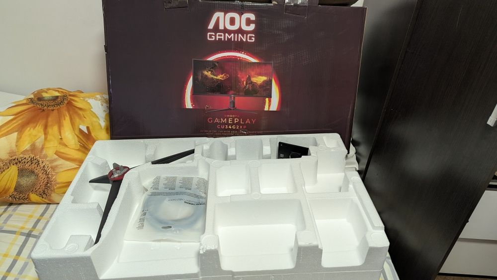 Vând Monitor Gaming AOC, Curbat, 34", VA, WQHD, 180Hz, 1ms, HDR400