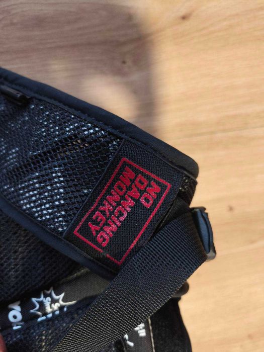 Раница за колоездене USWE SHRED 25 - Carbon Black колело вело