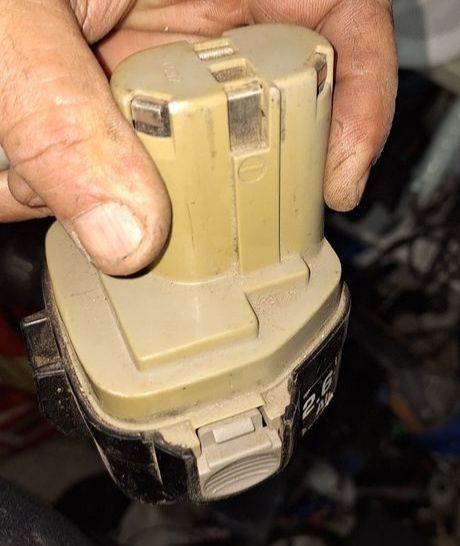 Acumulatori Makita 12v