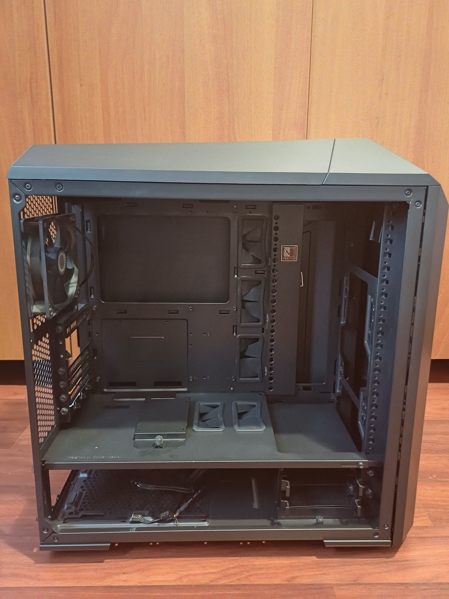 Carcasa cooler master mc500p
