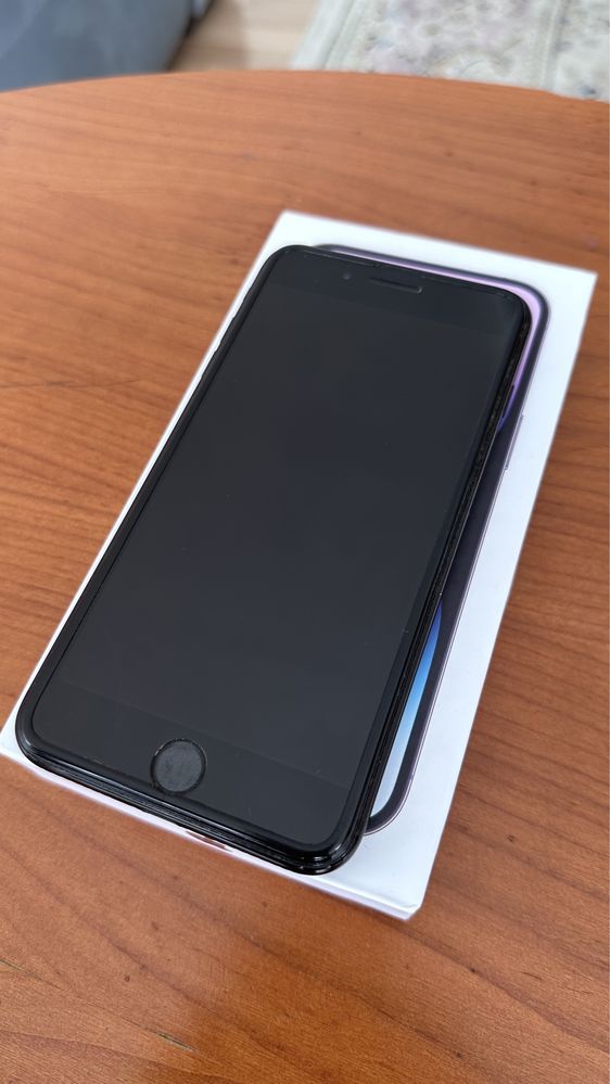 iPhone 7 plus 128 gb черный глянец + Air Pods 1 в подарок