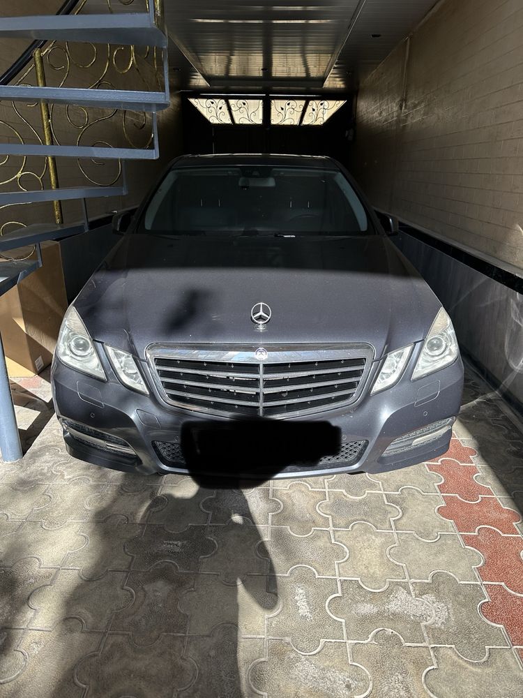 Mercedes benz 212 banfer kapot radnoy