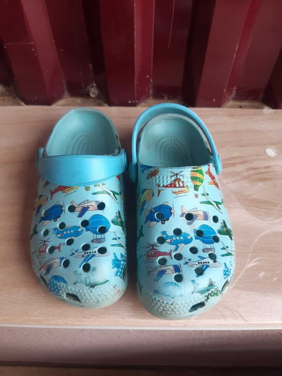 Продается детская обувь