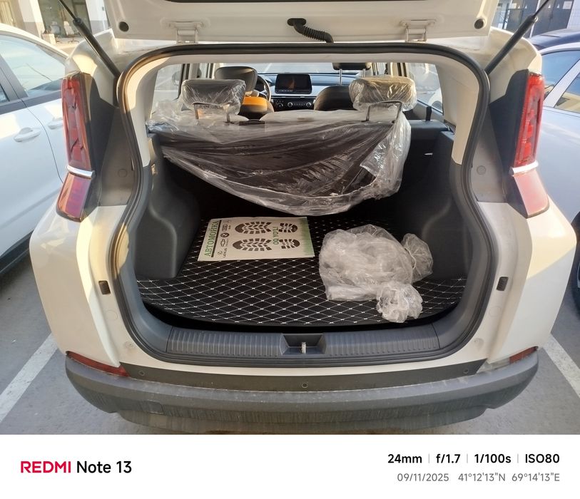 Bestune oilaviy yangi avtomobil