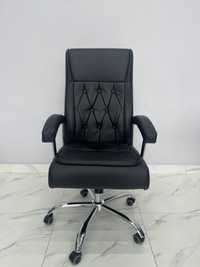 Офисное кресло для руководителя модель Bornn