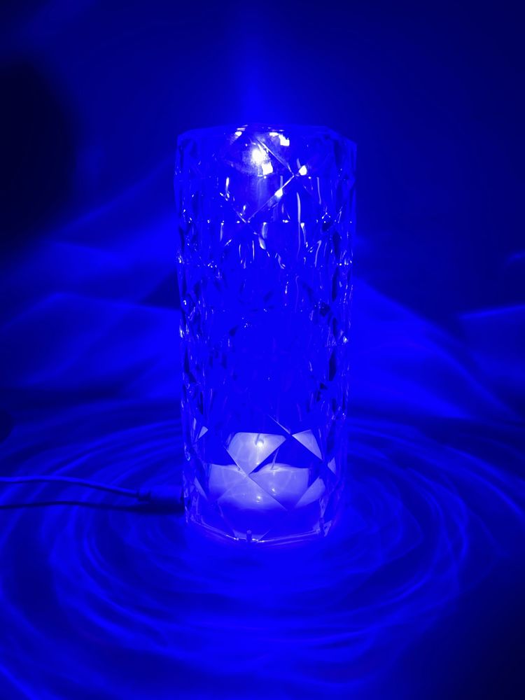 Lampa care are mai multe culori