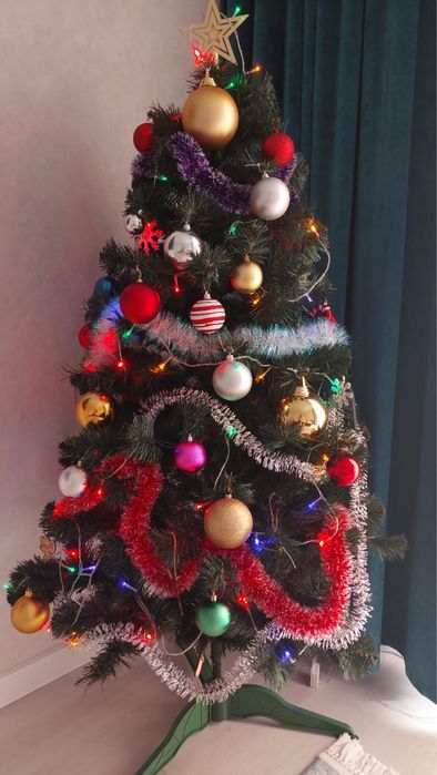 Продам елку со всеми игрушками, состояние как новое