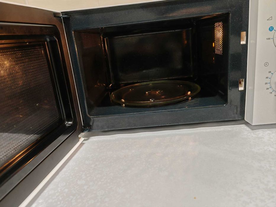 Cuptor cu Microunde Samsung ME71A