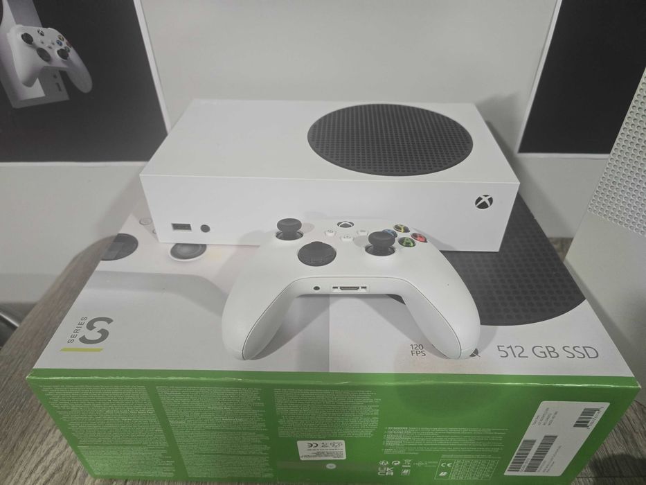 Лот конзоли Xbox (One S и Series S)