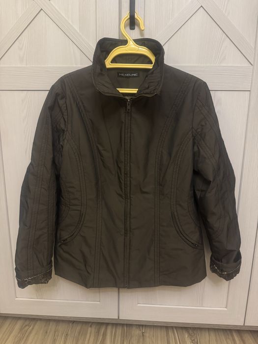 Женская лёгкая куртка