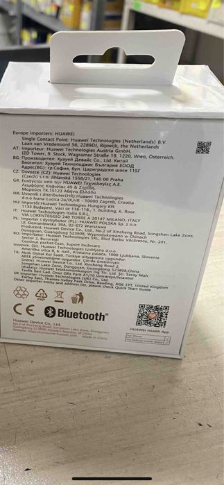 Продавам часовник и слушалки