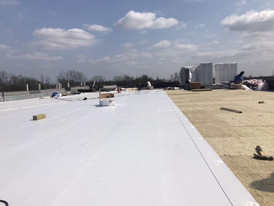 Hidroizolatii membrana PVC terase blocuri acoperisuri piscine