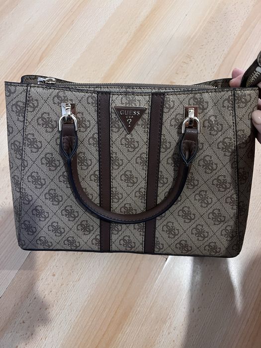Дамска Чанта Guess