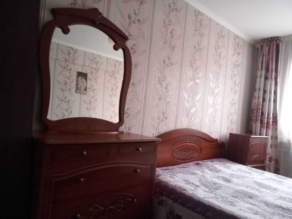 Продам спальный гарнитур, и другую мебель, стол, стулья, кресла