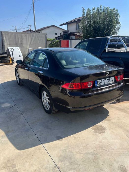 honda accord usor avariata dreapta spate 2.0 benzina 2008