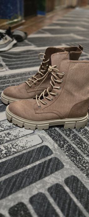 Дамски обувки НОВИ..