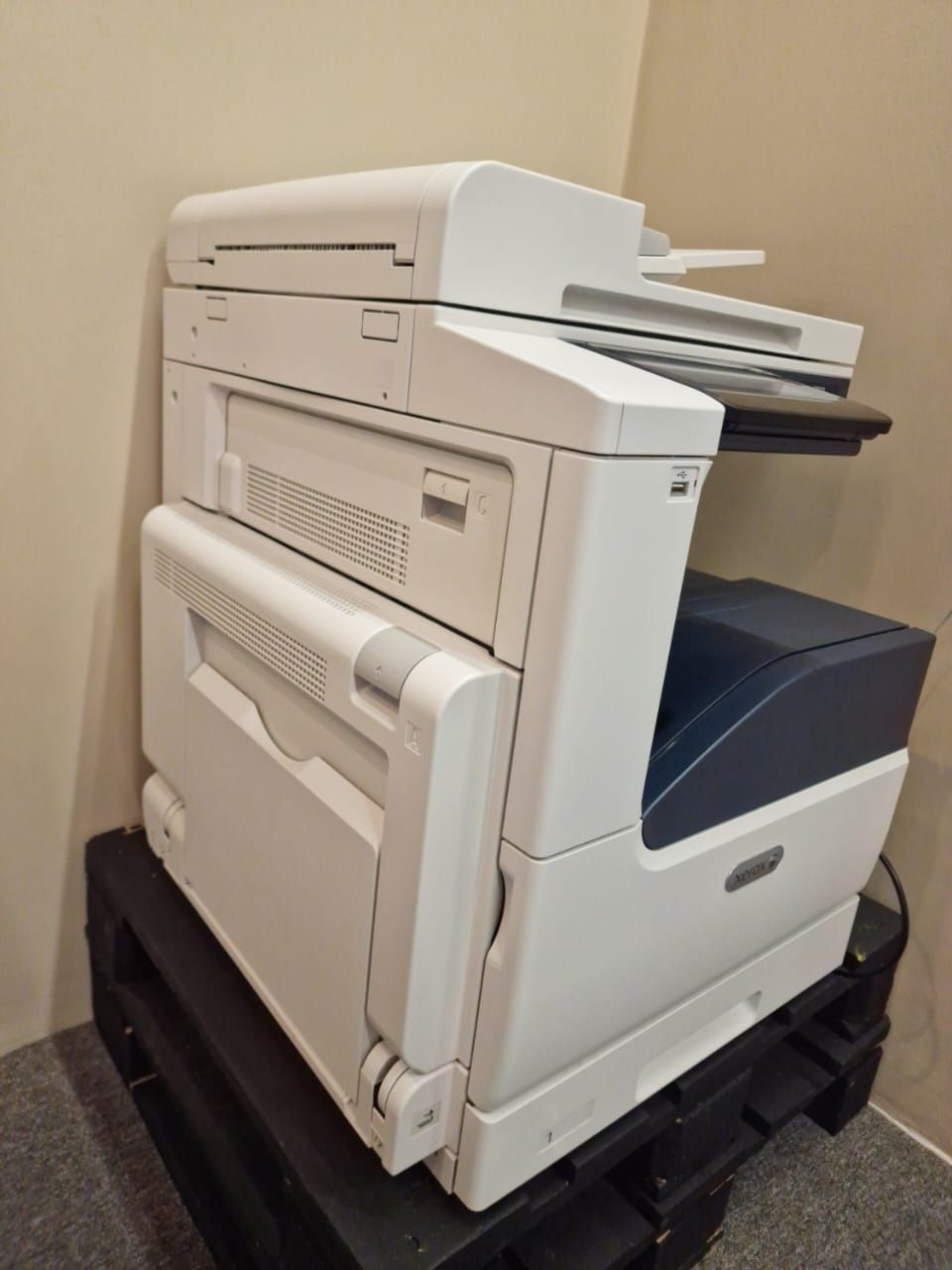 Цветной МФУ Xerox VersaLink c7020