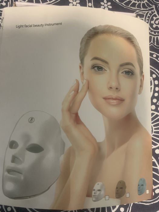 Светодиодна маска за лице