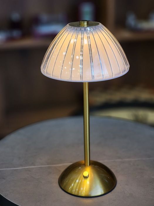 Настольная LED лампа с кристальным абажуром