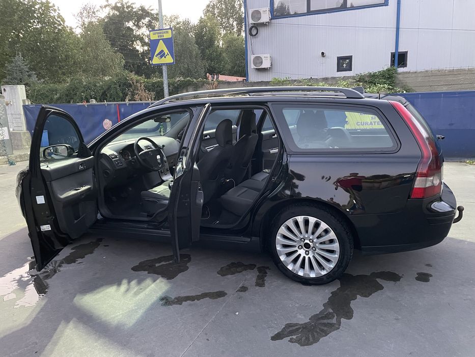 Vand Volvo V50 2006 1.6D AVARIAT (dar functioneaza) ULTIMUL PRET 6.200